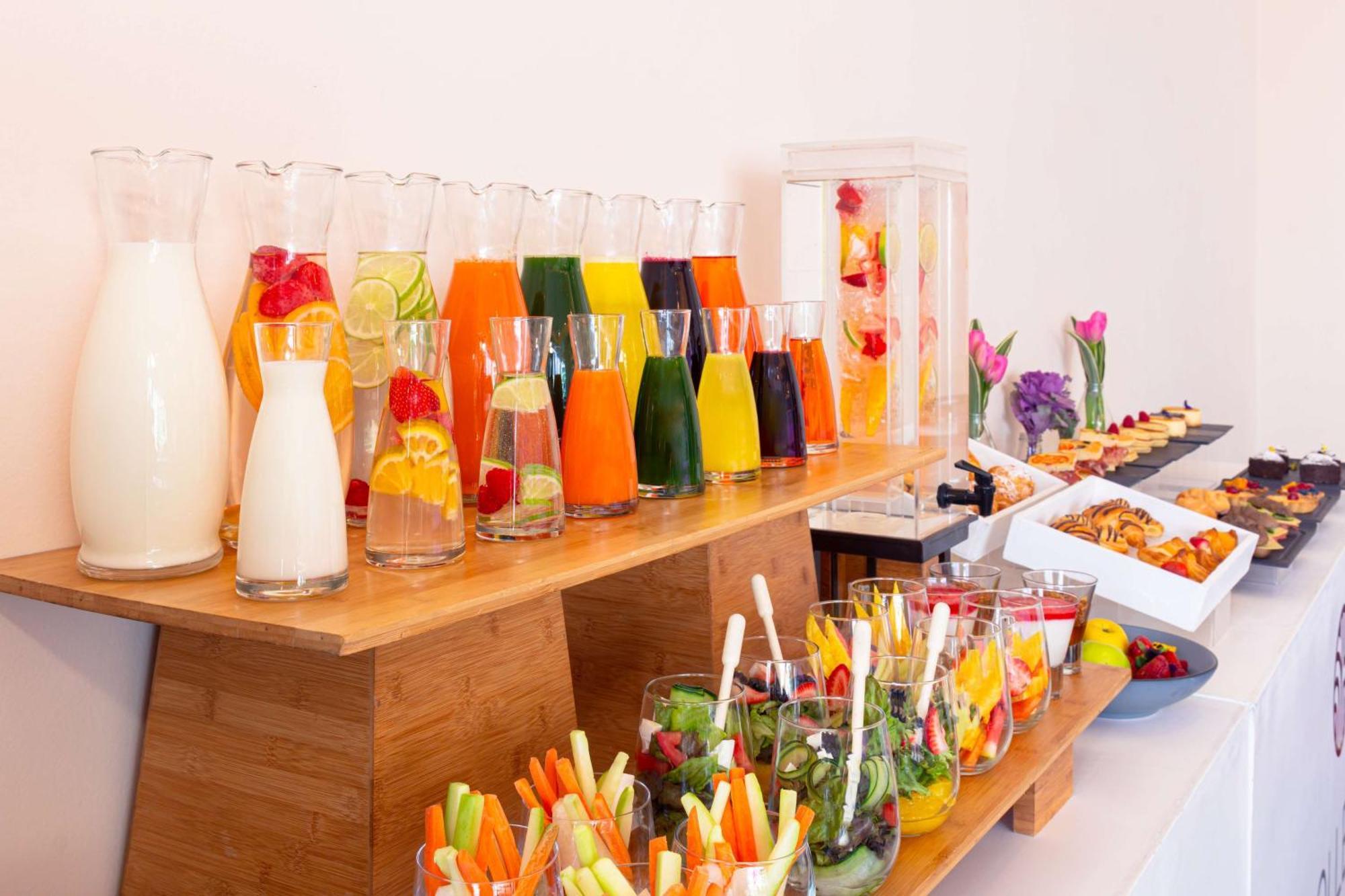 ホテル Nh コレクション メキシコ シティ サンタフェ メキシコシティ エクステリア 写真 A selection of fruit juices